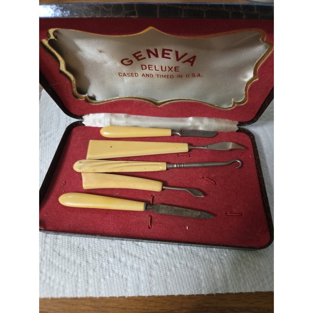 5 PIECES VINTAGE Celluloid VANITY MANICURE SET W/ CASE
